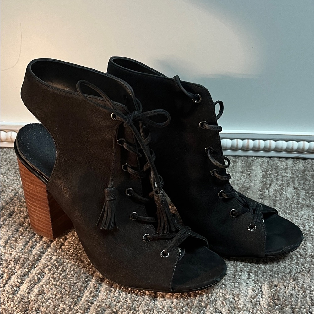Arturo Chiang Black Lace-Up Heeled Boots
